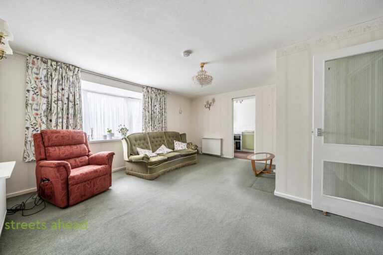 Inglewood, Pixton Way, Croydon, CR0, photo 2