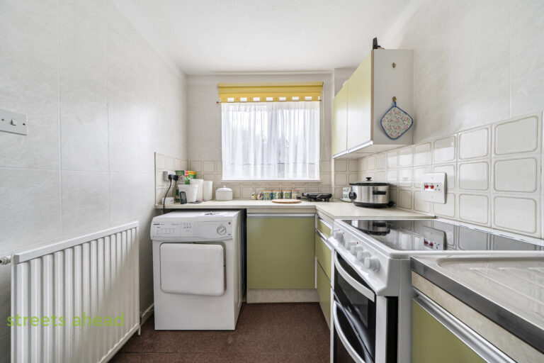 Inglewood, Pixton Way, Croydon, CR0, photo 6