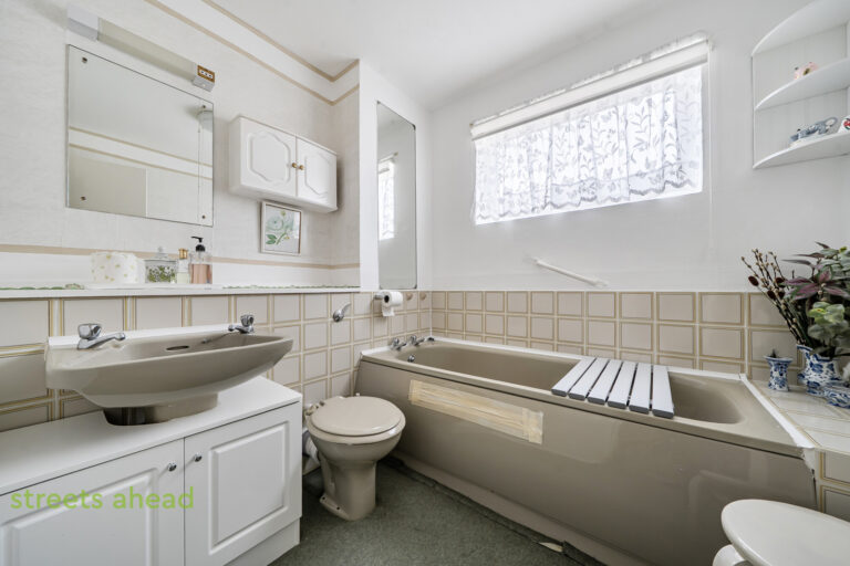 Inglewood, Pixton Way, Croydon, CR0, photo 8