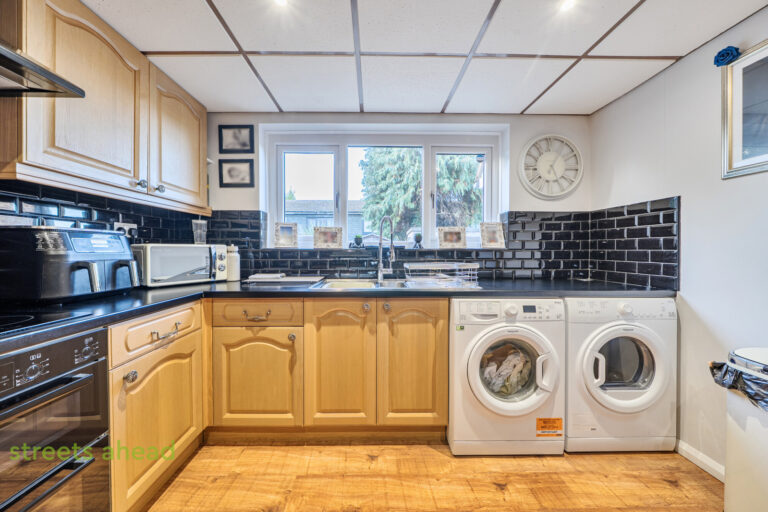 scrsah_scr260519_img_14.jpg Brierley, New Addington, Croydon, CR0, photo 15