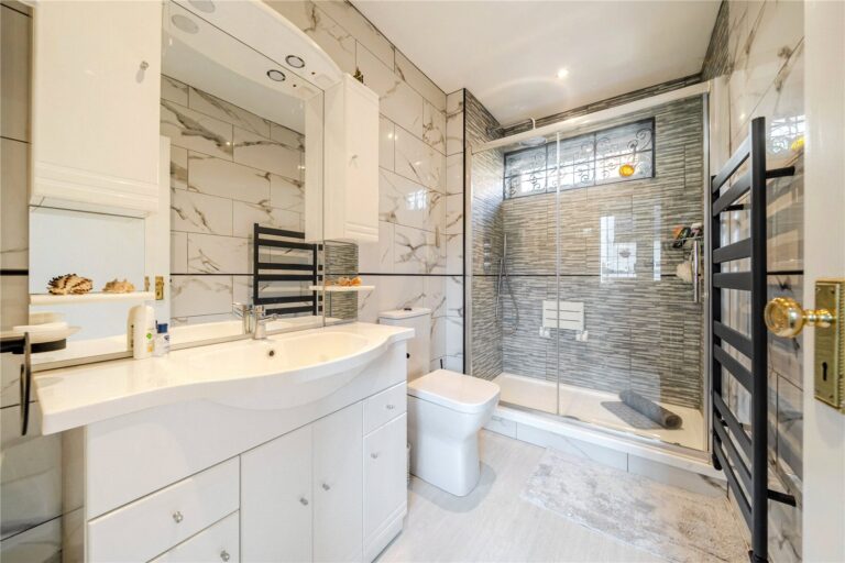scrsah_scr260682_img_08.jpg Ballards Way, South Croydon, CR2, photo 9