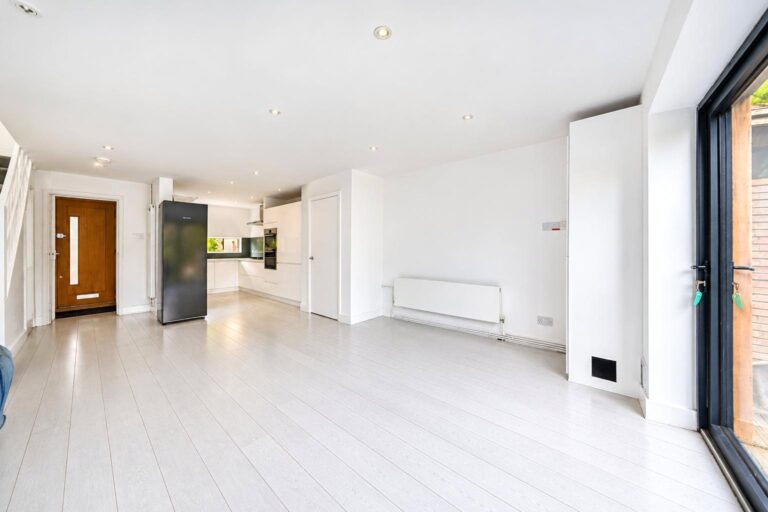 snwsah_rpt150350_l_img_02.jpg Shirley Row, Avenue Road, London, SE25, photo 3