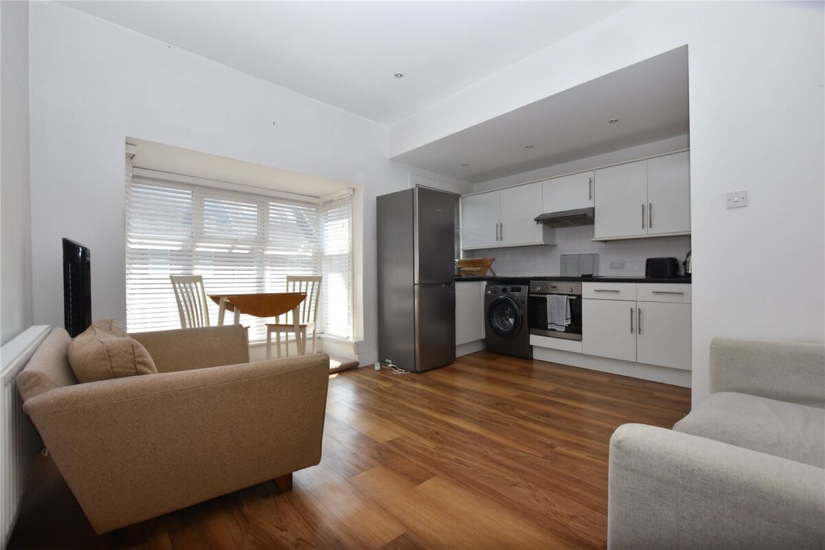 snwsah_snw240215_l_img_01.jpg Woodside Green, London, SE25, photo 2