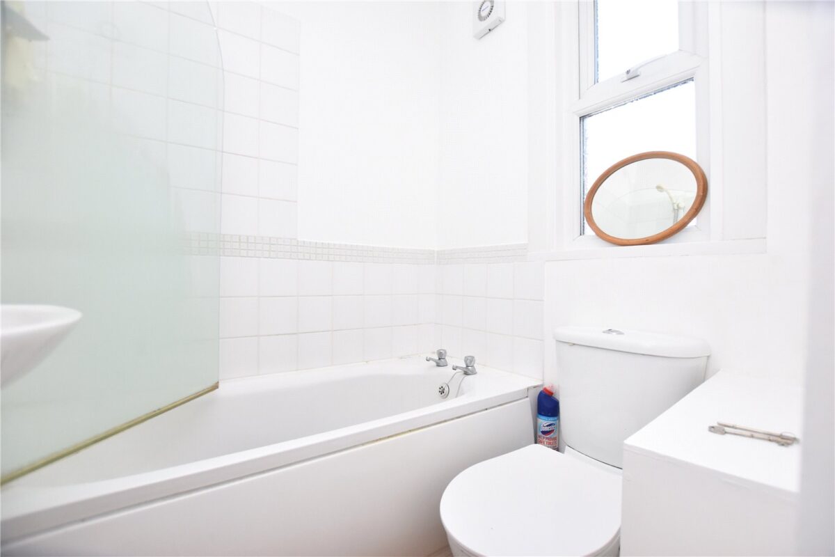 snwsah_snw240215_l_img_04.jpg Woodside Green, London, SE25, photo 5