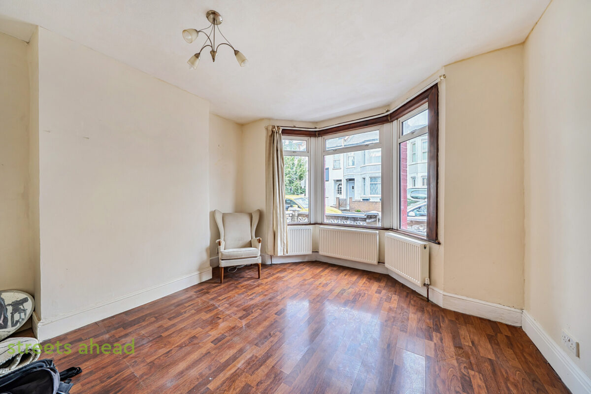 snwsah_snw260212_img_01.jpg Sunnycroft Road, London, SE25, photo 2