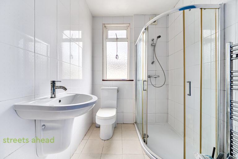 snwsah_snw260212_img_04.jpg Sunnycroft Road, London, SE25, photo 5
