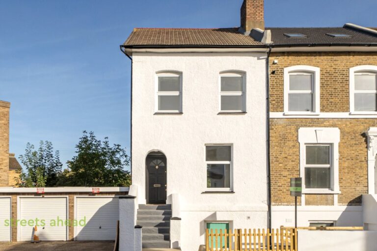 snwsah_snw260288_l_img_00.jpg Fernham Road, Thornton Heath, photo 1