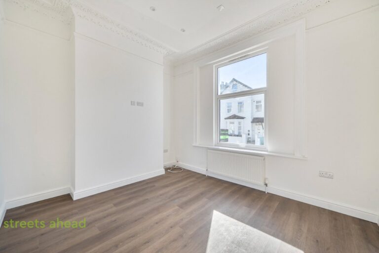 snwsah_snw260288_l_img_09.jpg Fernham Road, Thornton Heath, CR7, photo 10