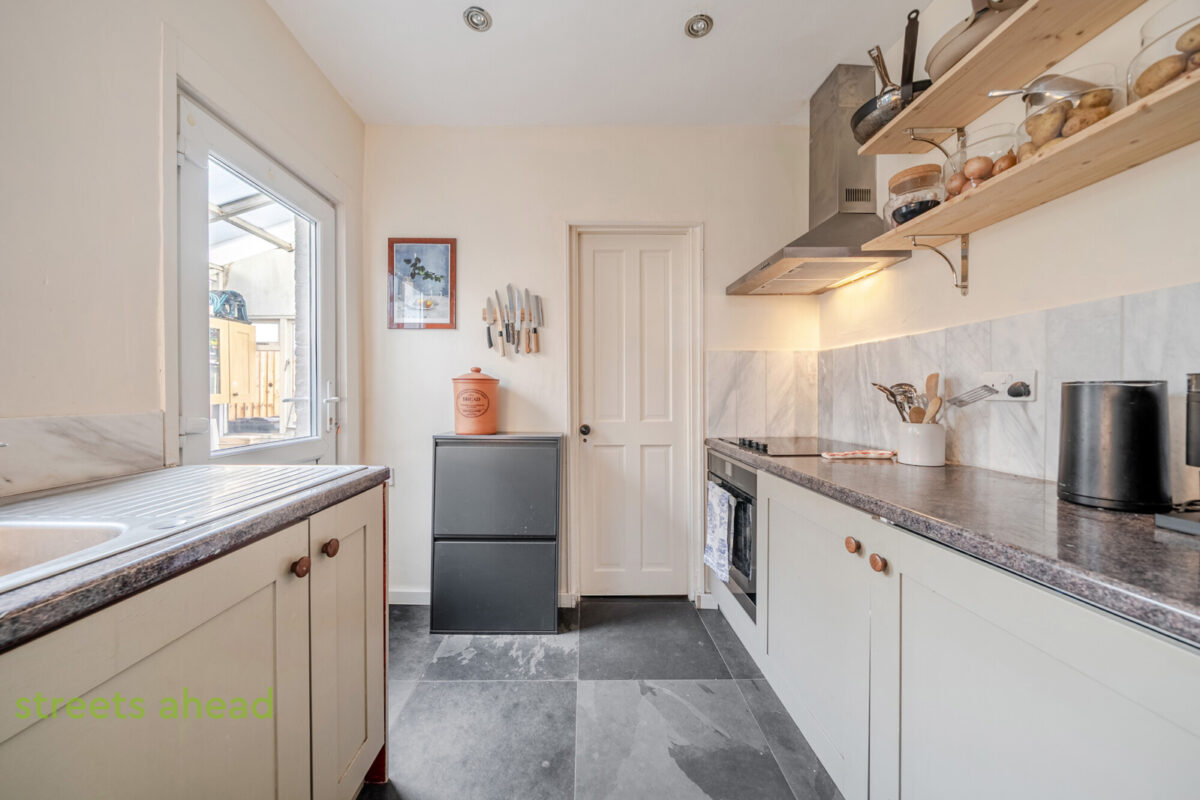 snwsah_tho260180_l_img_01.jpg Wiltshire Road, Thornton Heath, CR7, photo 2