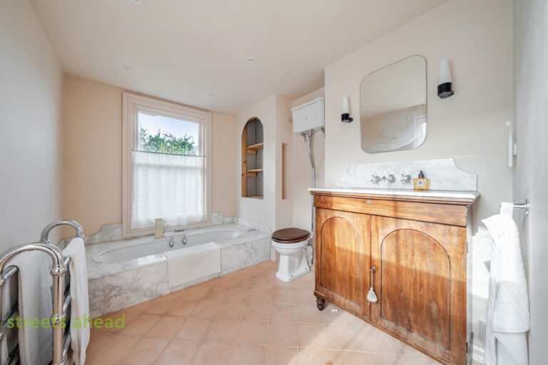snwsah_tho260180_l_img_13.jpg Wiltshire Road, Thornton Heath, CR7, photo 14