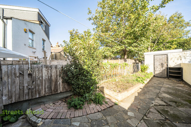 thosah_tho260214_img_06-v2.jpg Frant Road, Thornton Heath, CR7, photo 7