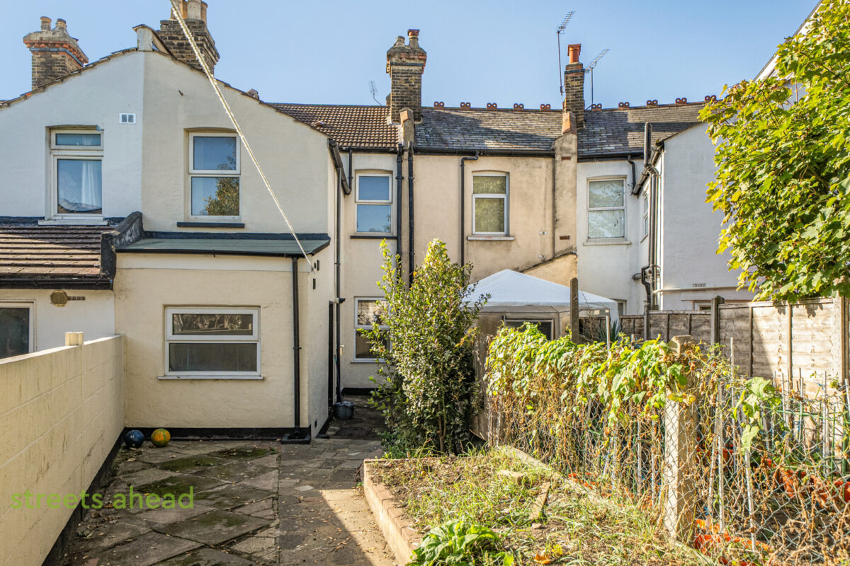 thosah_tho260214_img_14-v2.jpg Frant Road, Thornton Heath, CR7, photo 15