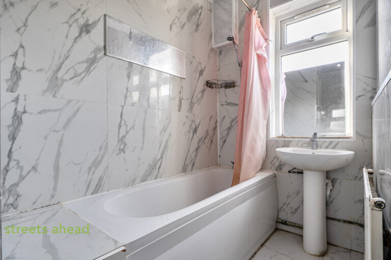 thosah_tho260245_img_06-v2.jpg Redford Avenue, Thornton Heath, CR7, photo 7