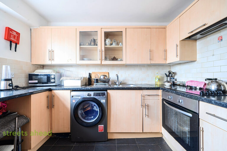 thosah_tho260264_img_01.jpg London Road, Thornton Heath, CR7, photo 2