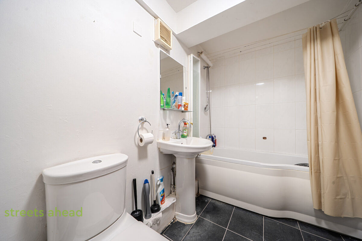 thosah_tho260264_img_02.jpg London Road, Thornton Heath, CR7, photo 3