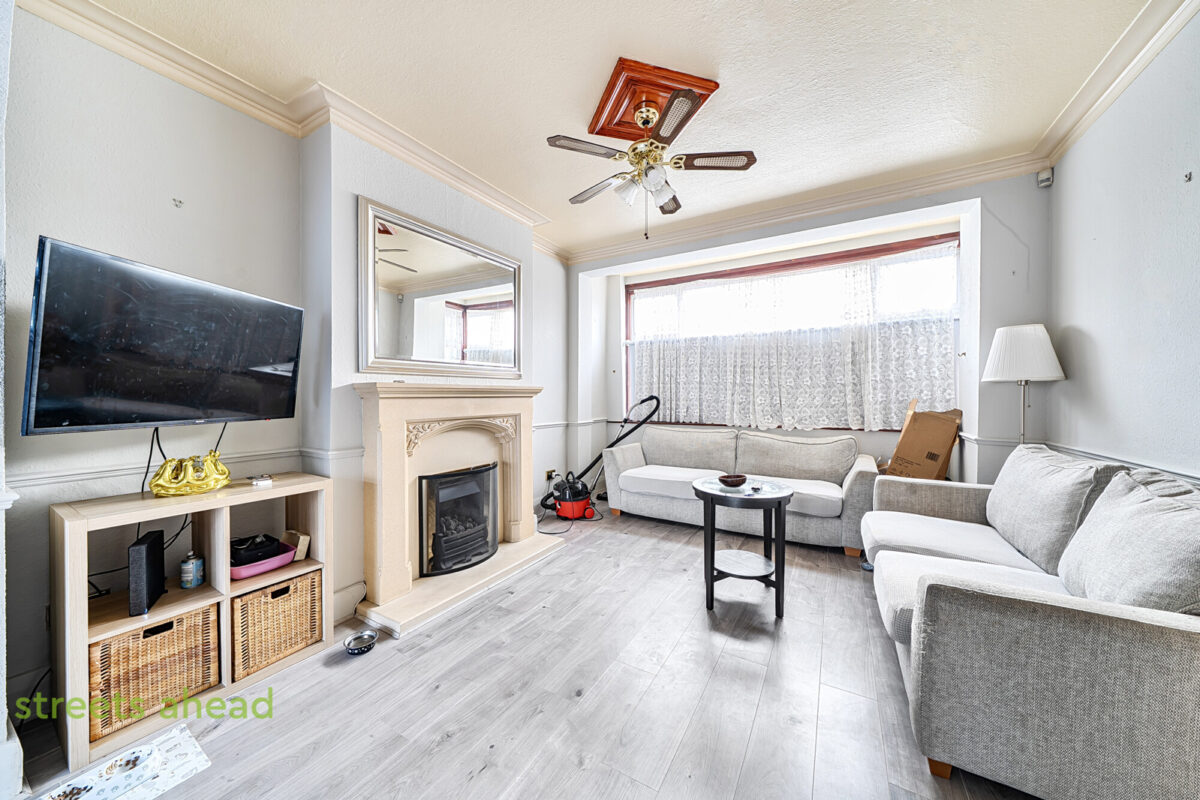 thosah_tho260277_img_01.jpg Limpsfield Avenue, Thornton Heath, CR7, photo 2