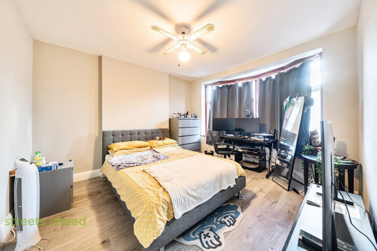 thosah_tho260277_img_02.jpg Limpsfield Avenue, Thornton Heath, CR7, photo 3