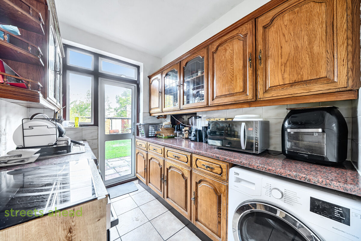 thosah_tho260277_img_04.jpg Limpsfield Avenue, Thornton Heath, CR7, photo 5
