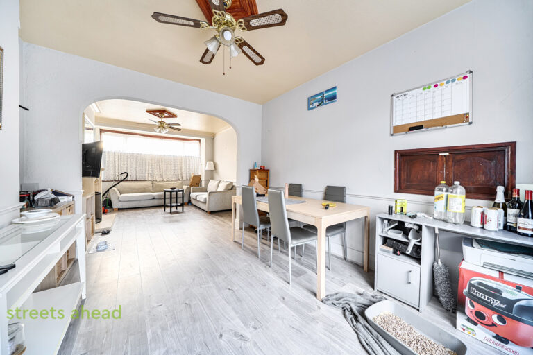 thosah_tho260277_img_14.jpg Limpsfield Avenue, Thornton Heath, CR7, photo 15