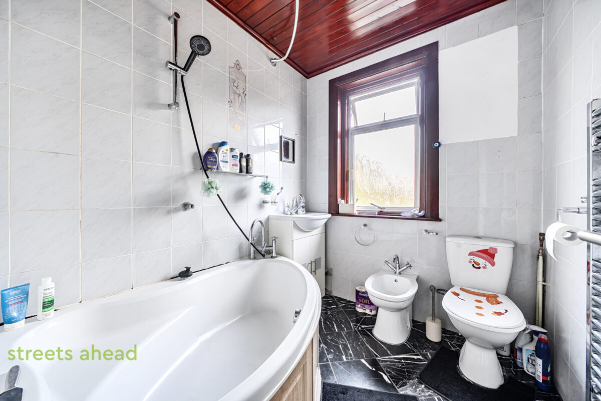 thosah_tho260277_img_16.jpg Limpsfield Avenue, Thornton Heath, CR7, photo 17